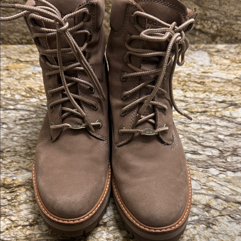 Timberland Women's Brown Lace-Up Boots